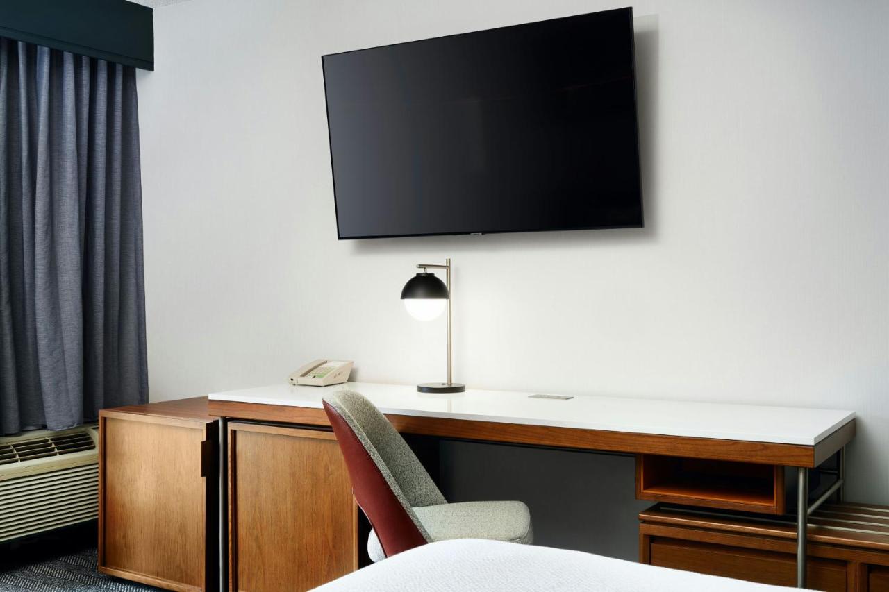 | Courtyard Boulder Longmont