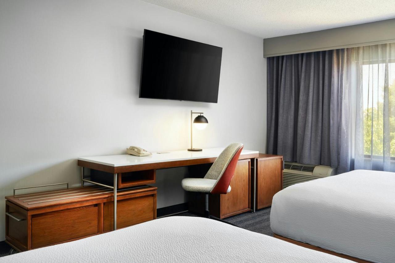 | Courtyard Boulder Longmont