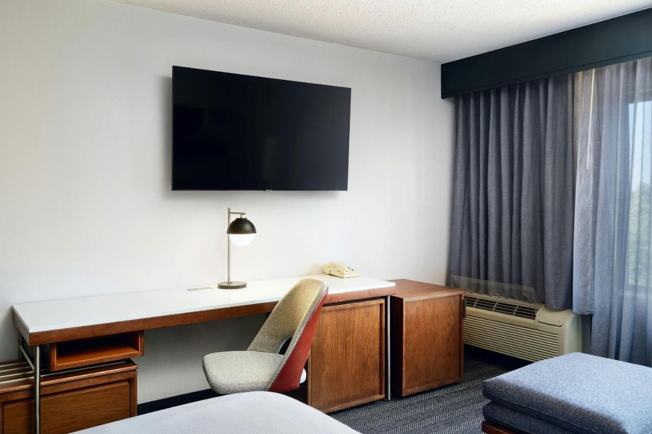 | Courtyard Boulder Longmont