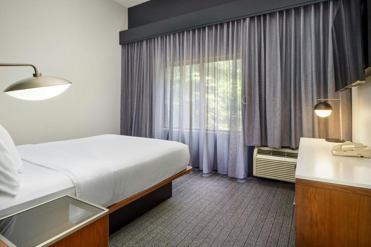 | Courtyard Boulder Longmont