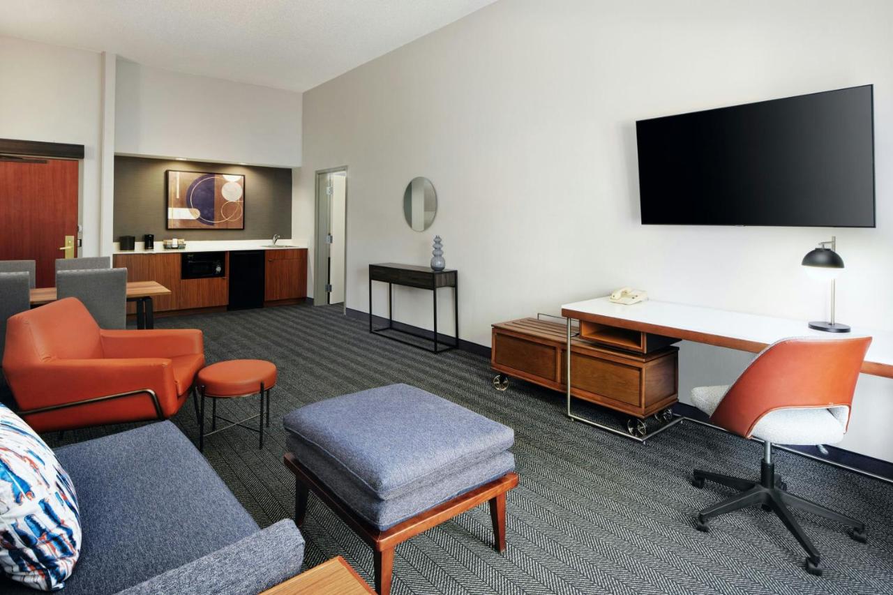 | Courtyard Boulder Longmont