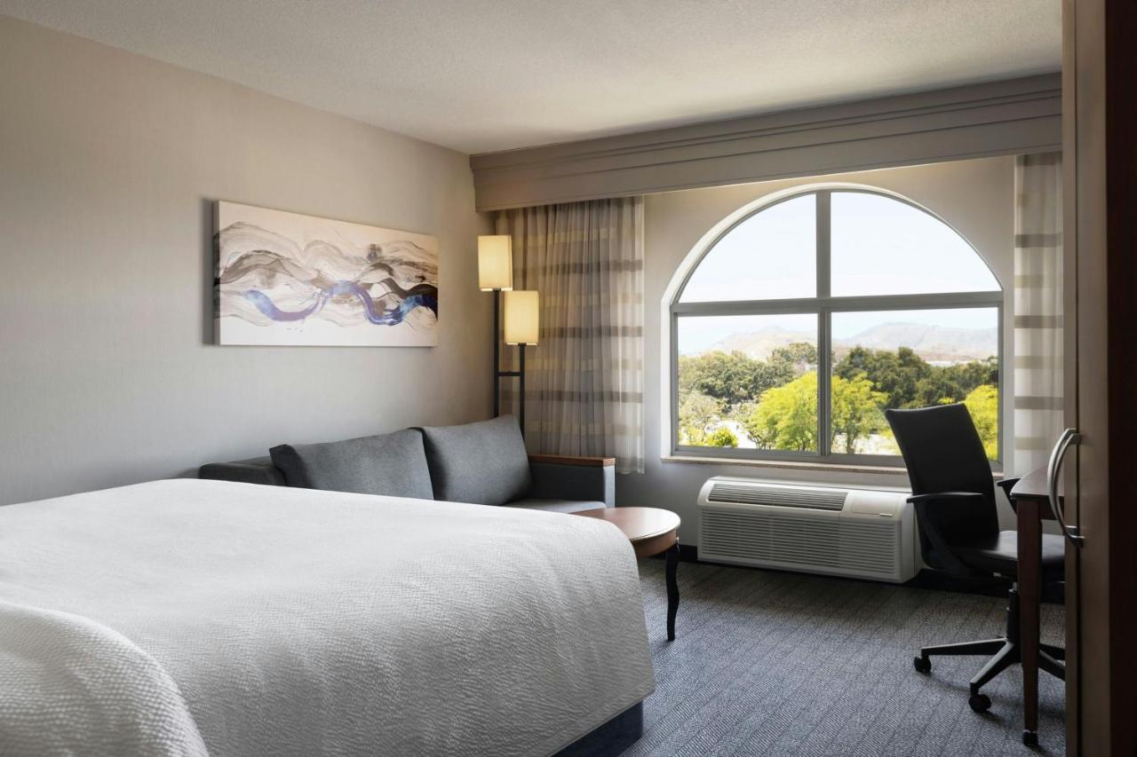 | Courtyard Ventura Simi Valley