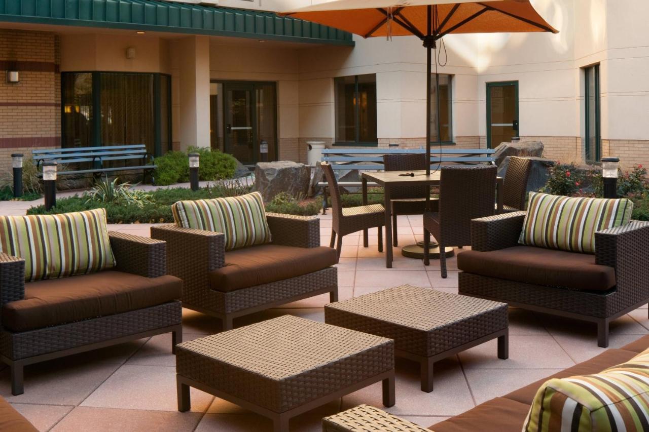 | Courtyard Jersey City Newport