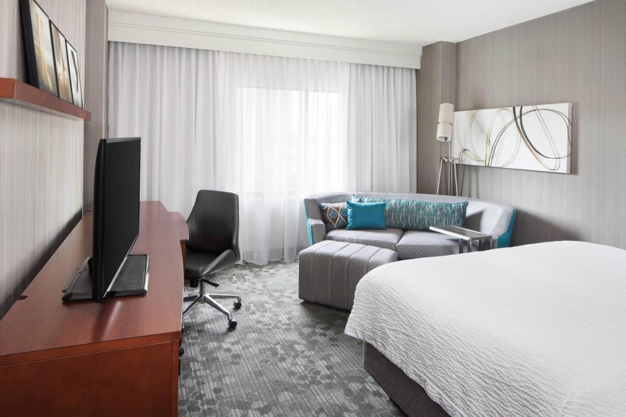 | Courtyard Jersey City Newport
