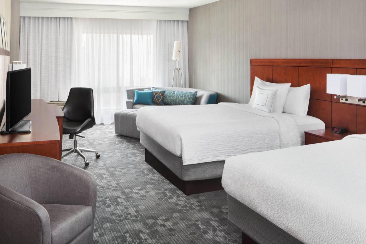| Courtyard Jersey City Newport