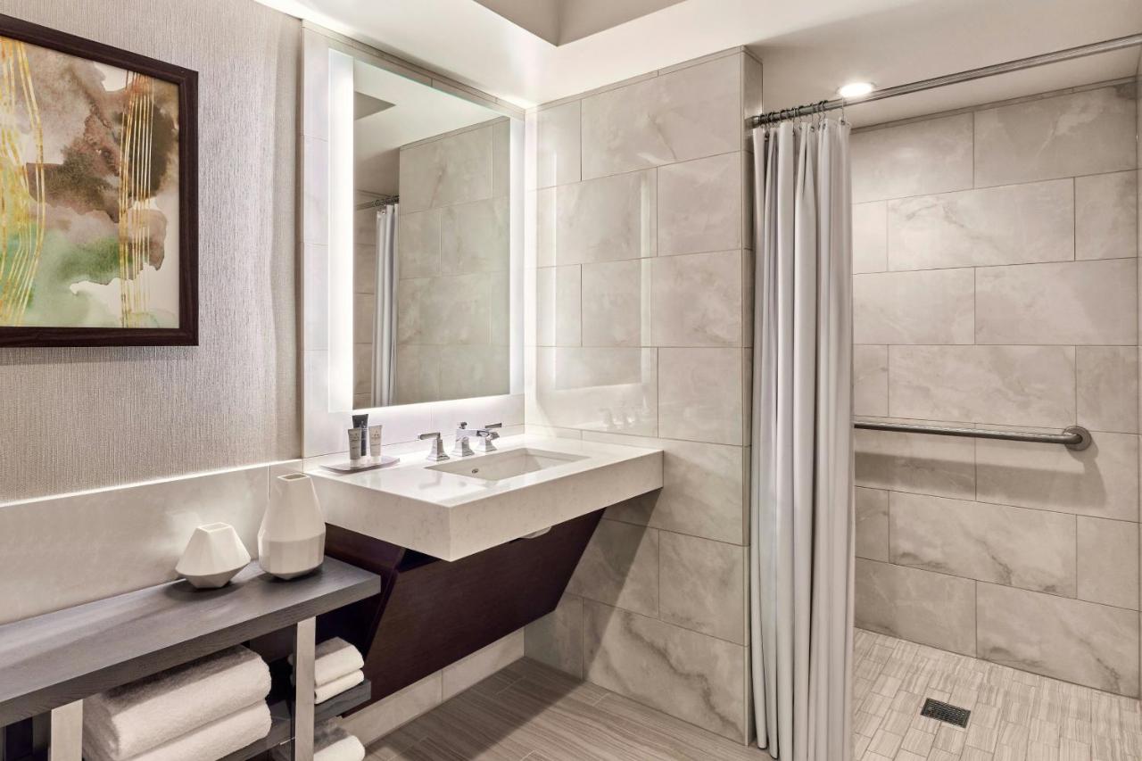 Guest room, 1 King, Trundle bed, Pool view at JW Marriott Anaheim Resort