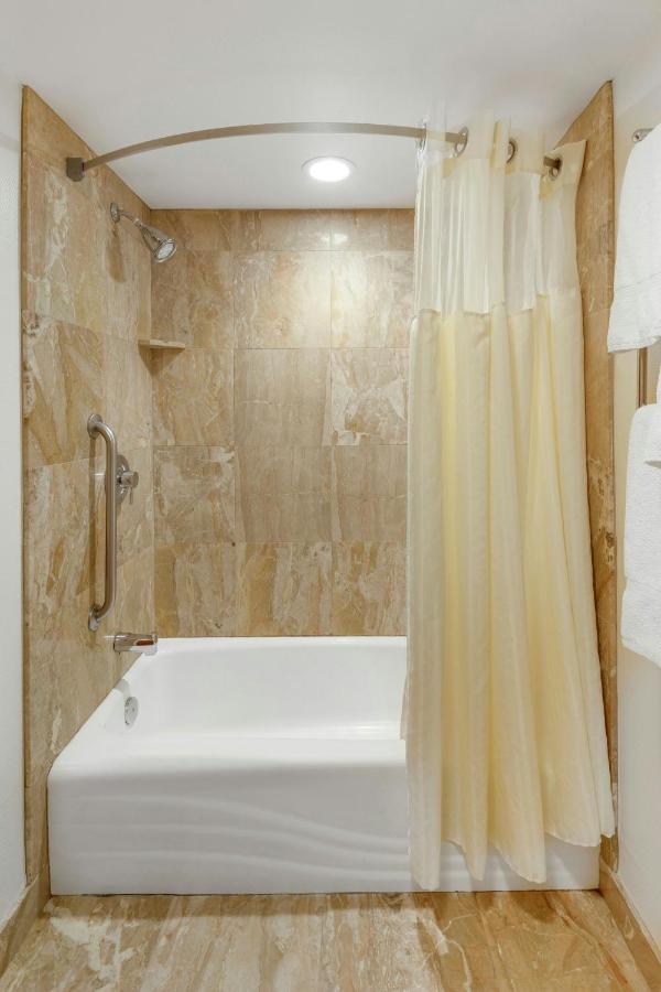 | Courtyard by Marriott Portsmouth