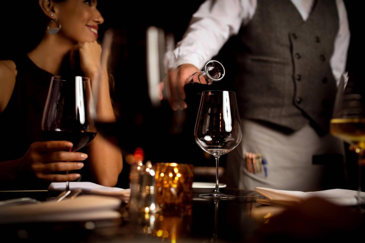 | Hotel Distil, Autograph Collection