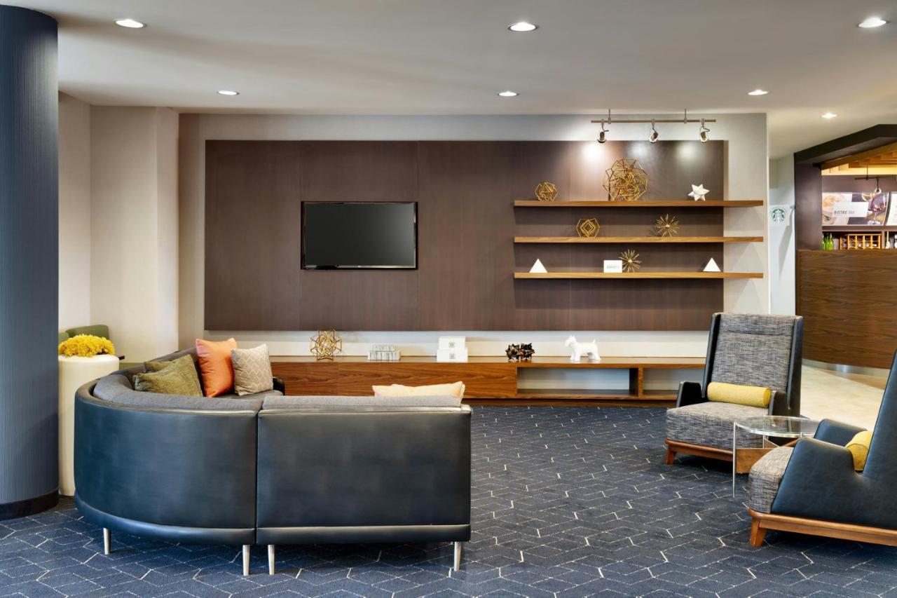 | Courtyard by Marriott Houston NASA Clear Lake