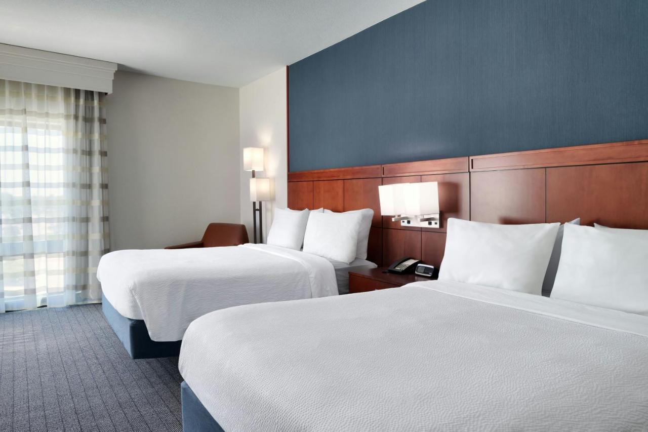 | Courtyard by Marriott Houston NASA Clear Lake