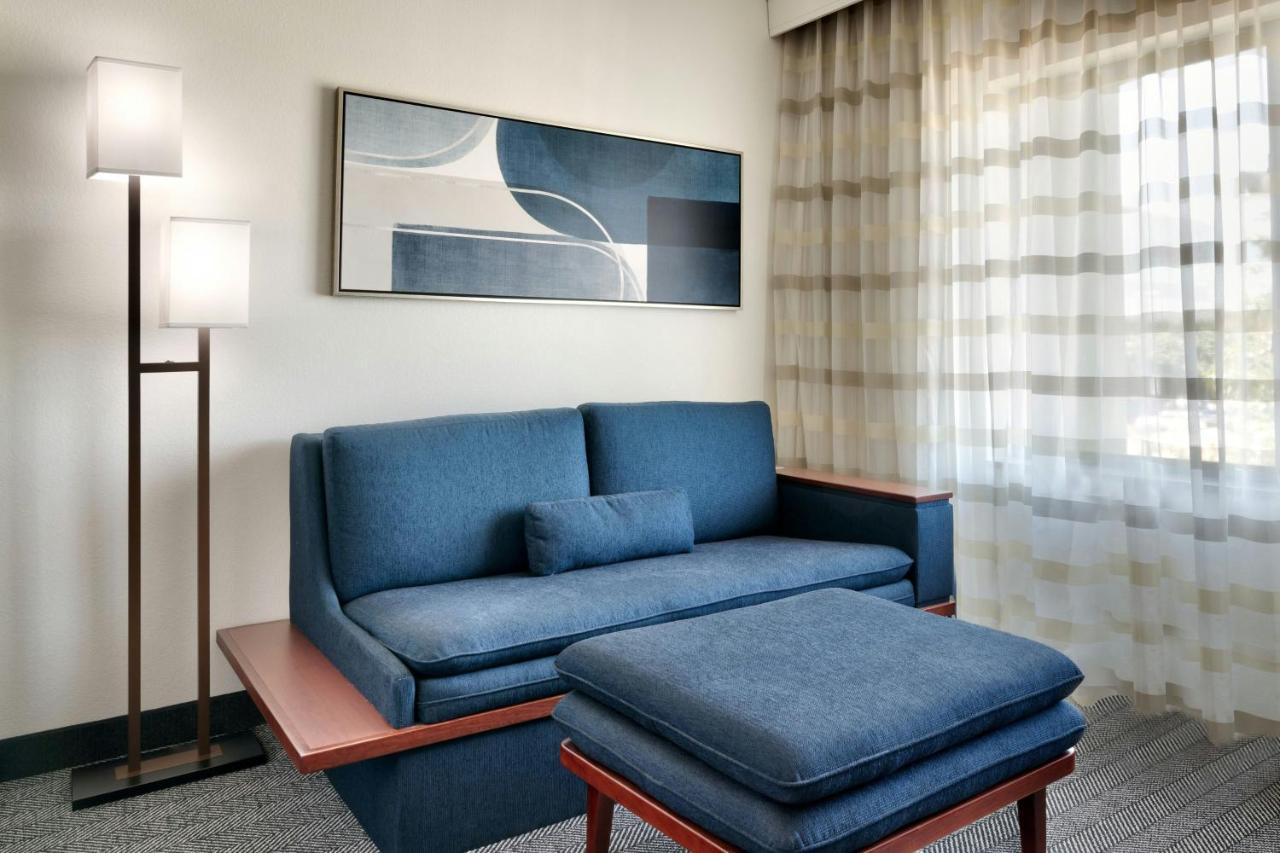 | Courtyard by Marriott Houston NASA Clear Lake