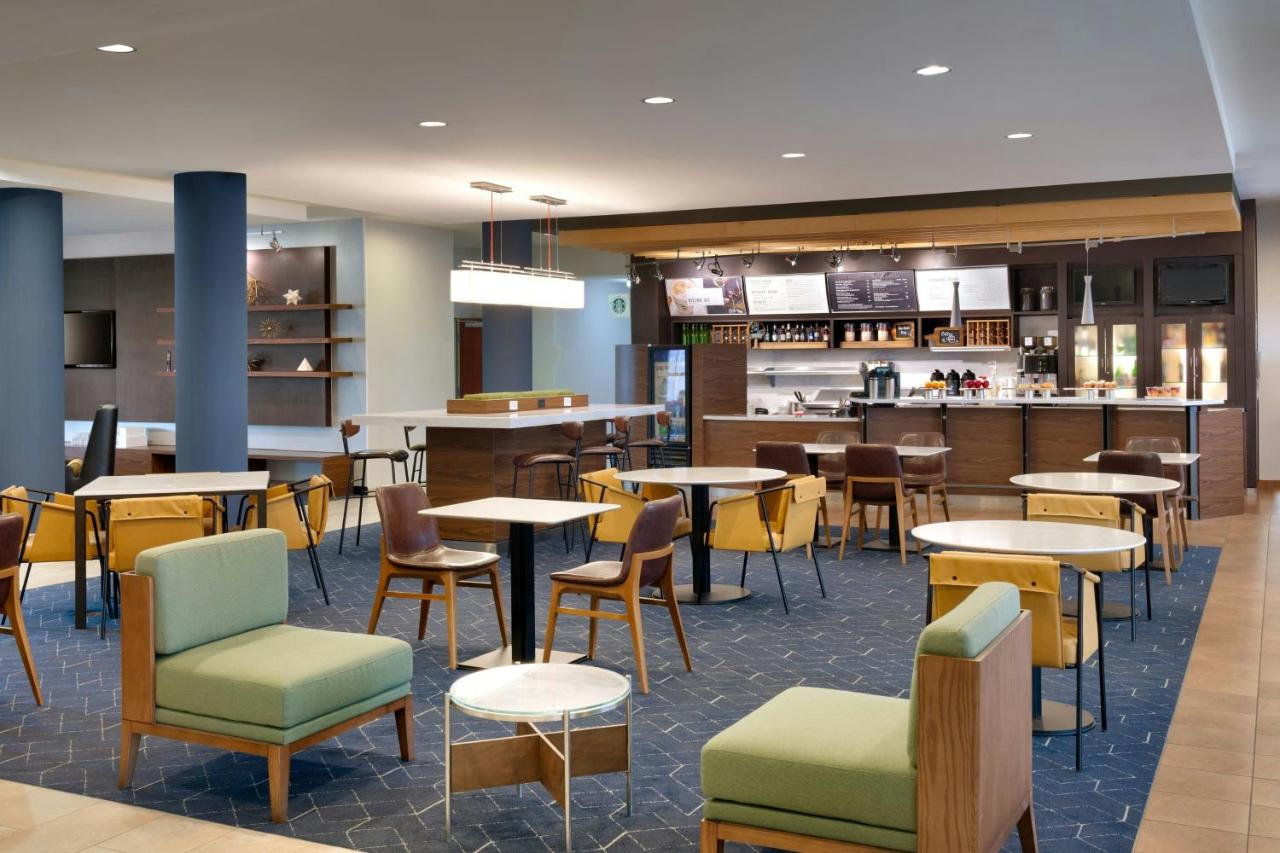 | Courtyard by Marriott Houston NASA Clear Lake