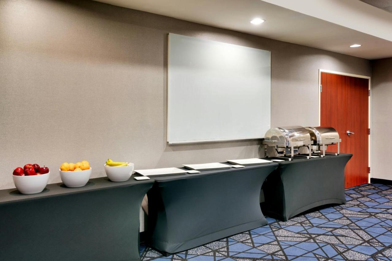 | Courtyard by Marriott Houston NASA Clear Lake