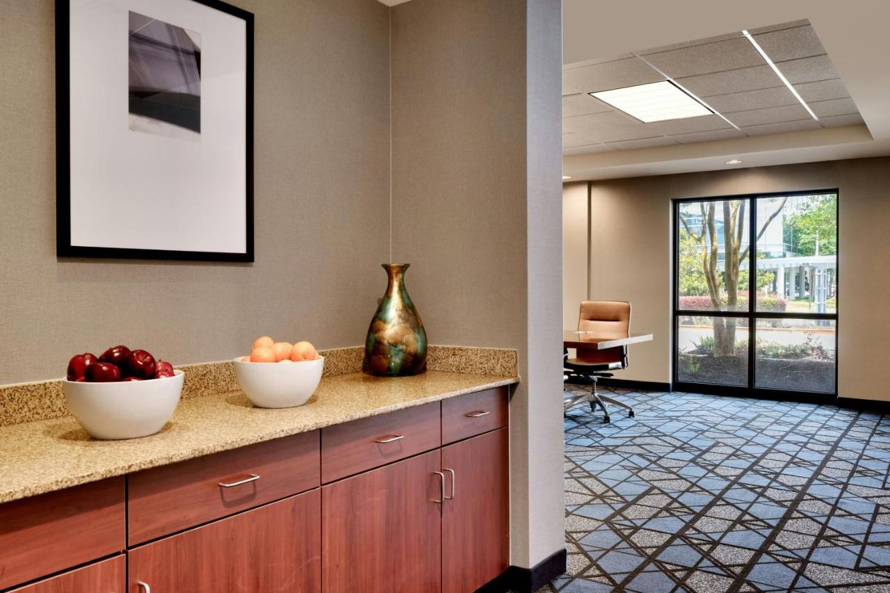 | Courtyard by Marriott Houston NASA Clear Lake