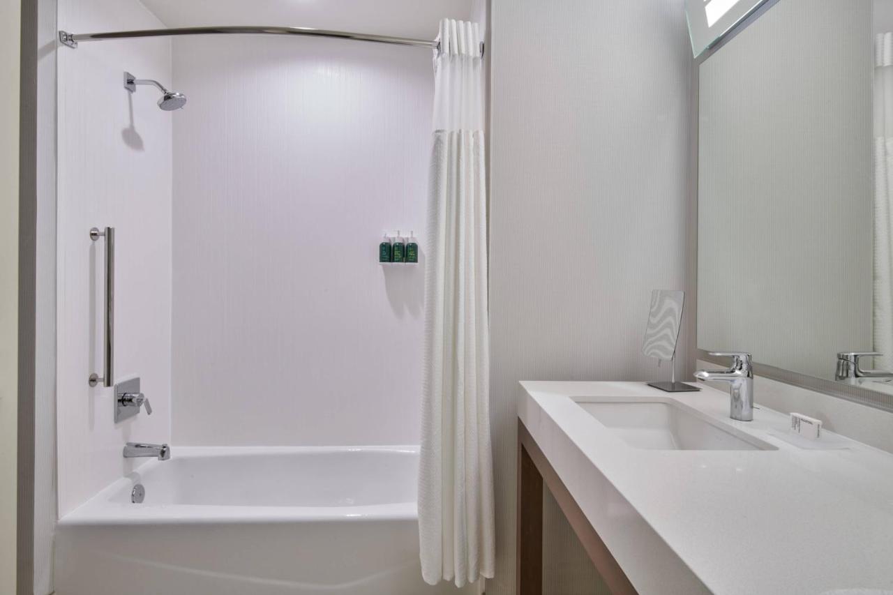 Guest Room, 1 King at Courtyard by Marriott Petoskey at Victories Square