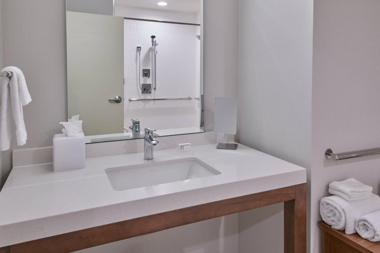 Guest Room, 1 King at Courtyard by Marriott Petoskey at Victories Square