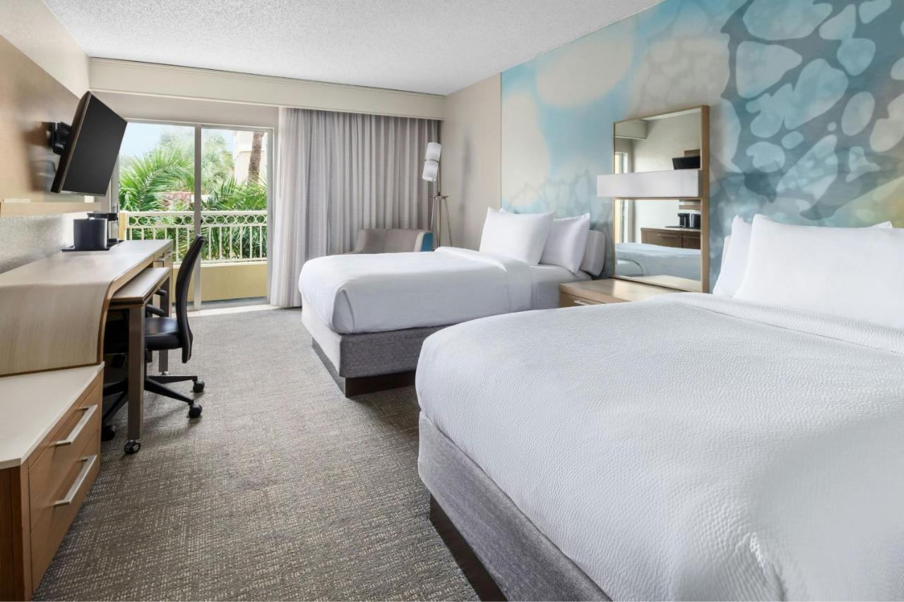 Deluxe Guest room, Double, Courtyard view, Balcony at Courtyard by Marriott Fort Lauderdale North/Cypress Creek
