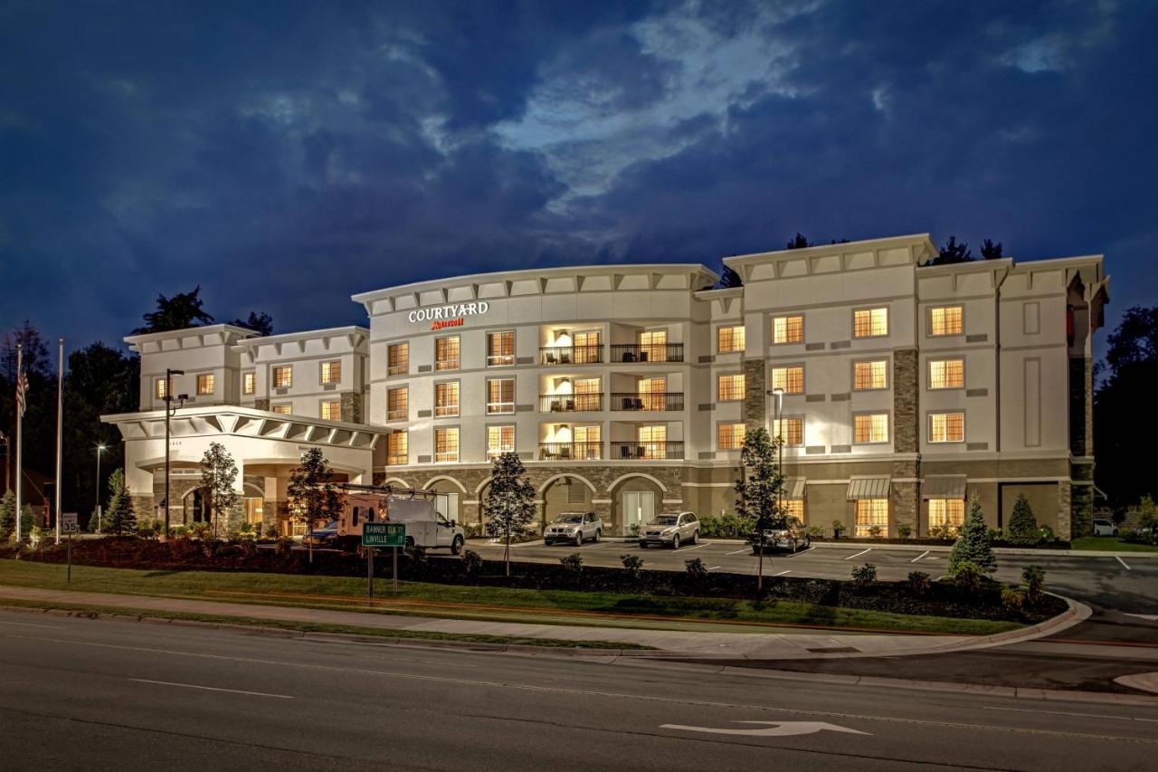 | Courtyard by Marriott Boone