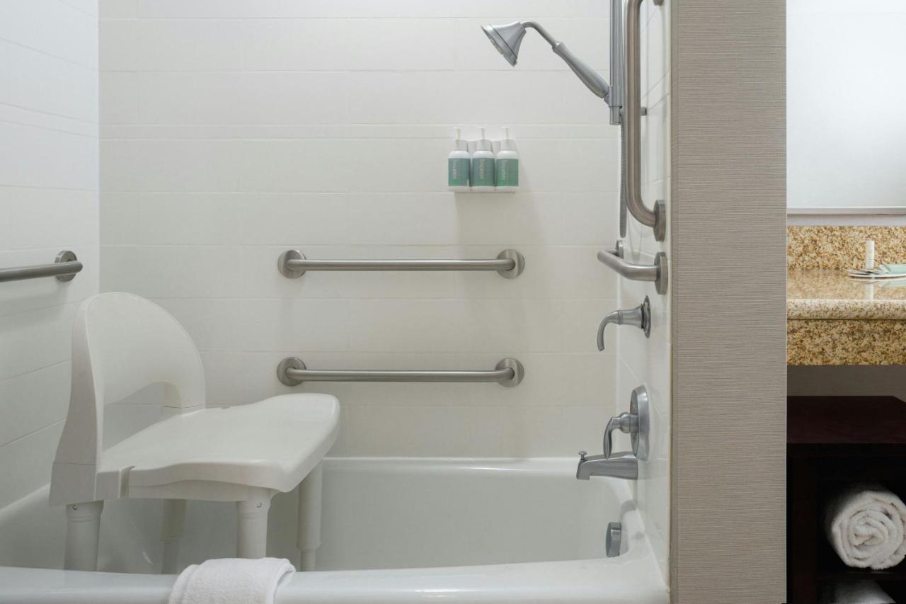 | Courtyard by Marriott Boone