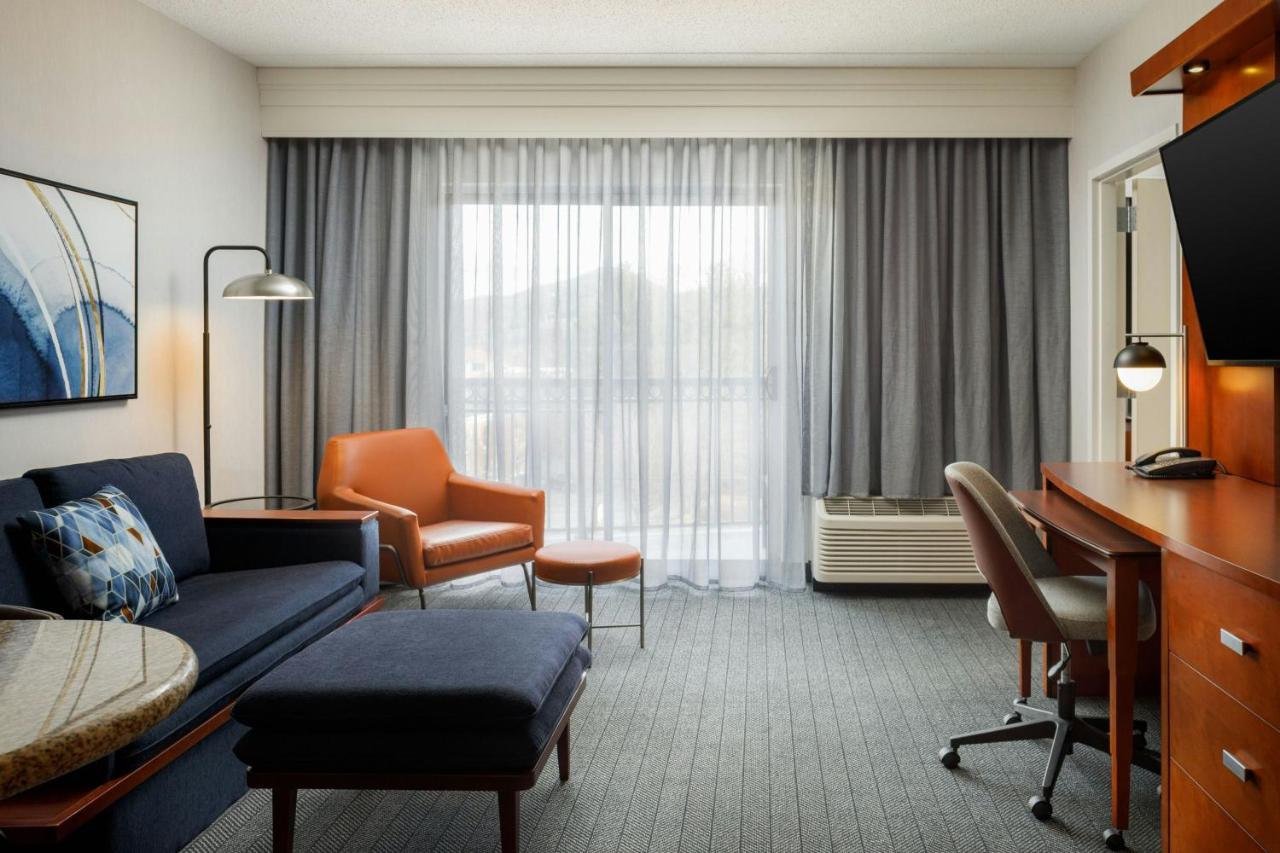 | Courtyard by Marriott Boone