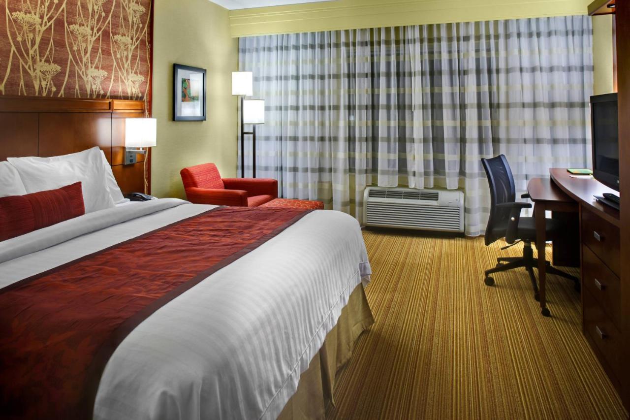 | Courtyard by Marriott Boone