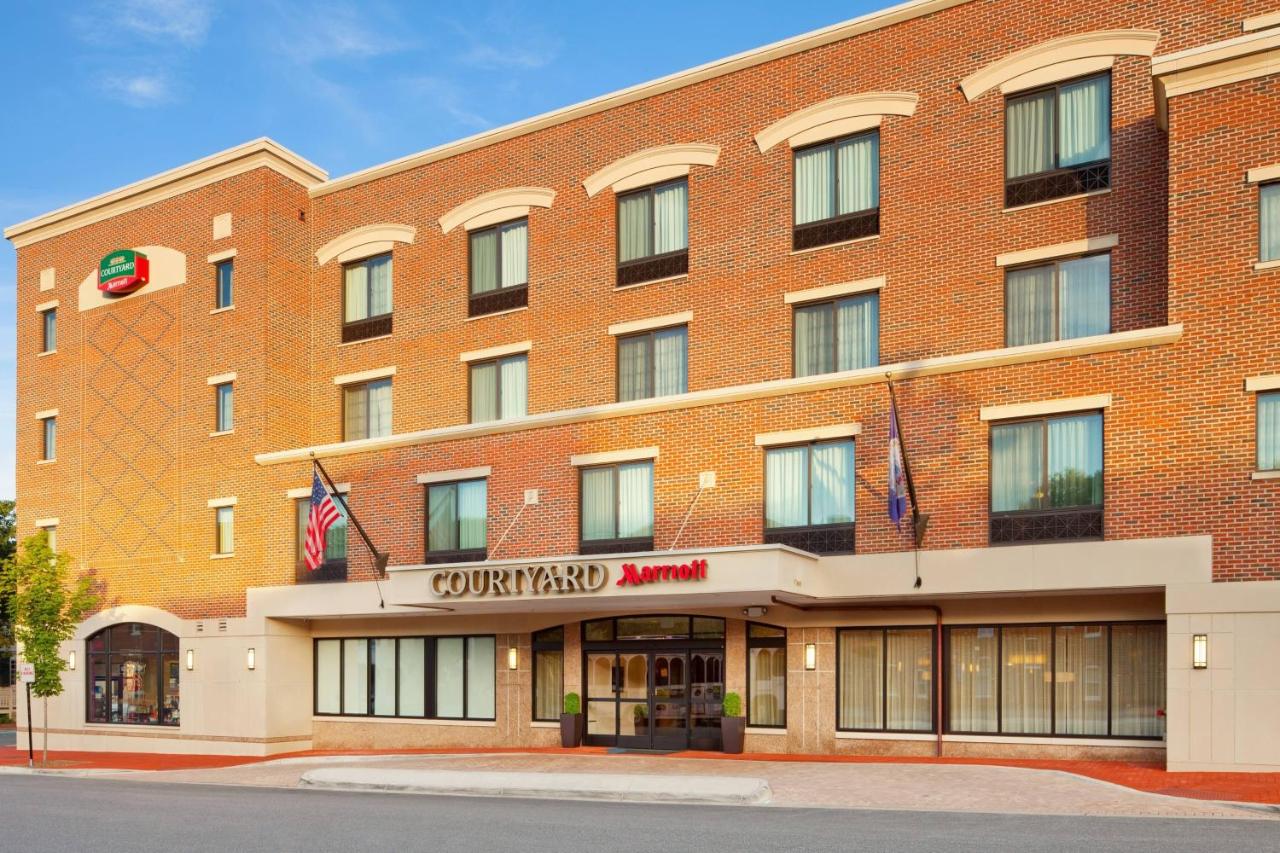  | Courtyard by Marriott Fredericksburg Historic District