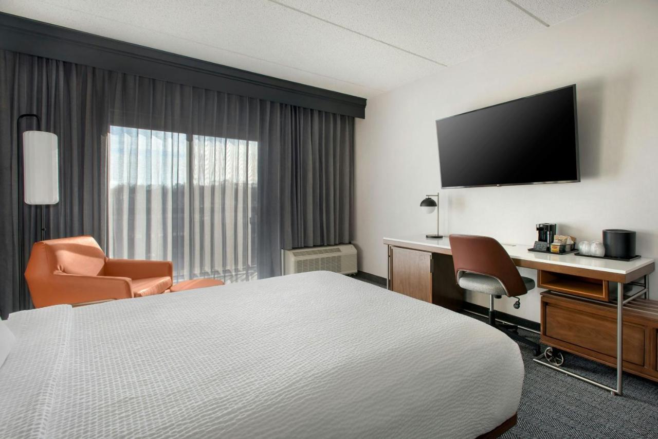 Queen Room with Two Queen Beds at Courtyard by Marriott Rye