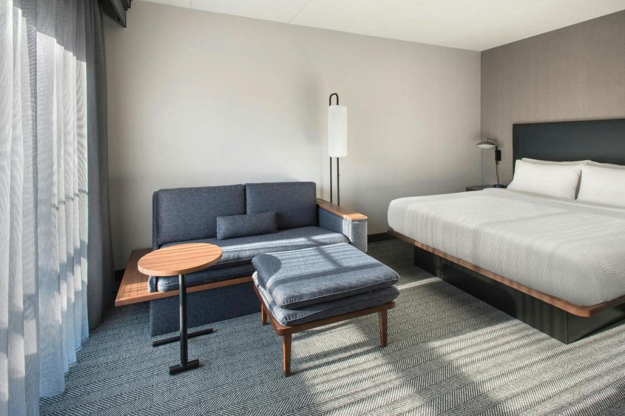 King Room with Sofa Bed at Courtyard by Marriott Rye