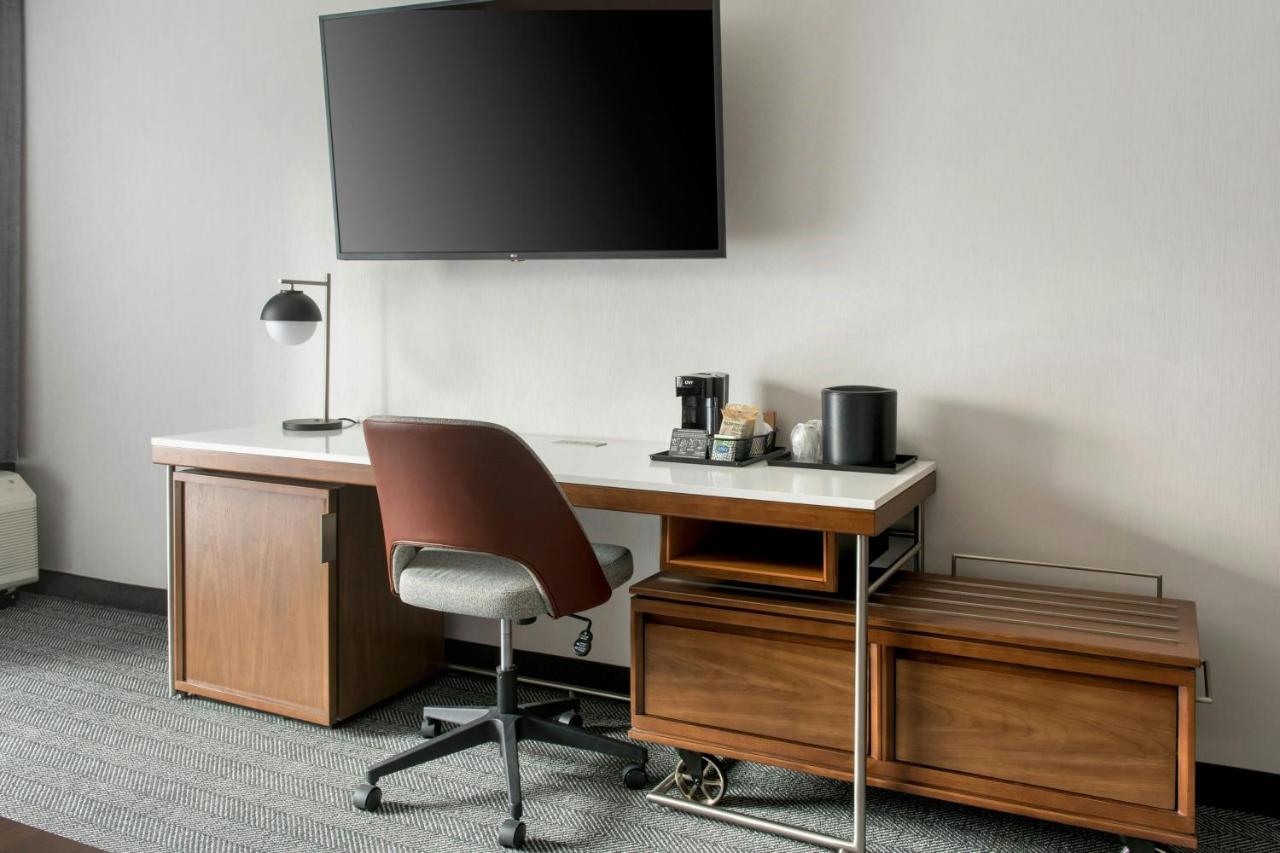 King Room with Sofa Bed at Courtyard by Marriott Rye