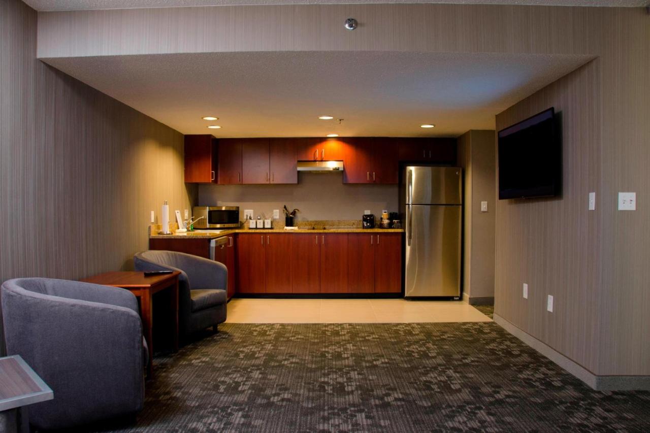 | Courtyard Waterbury Downtown