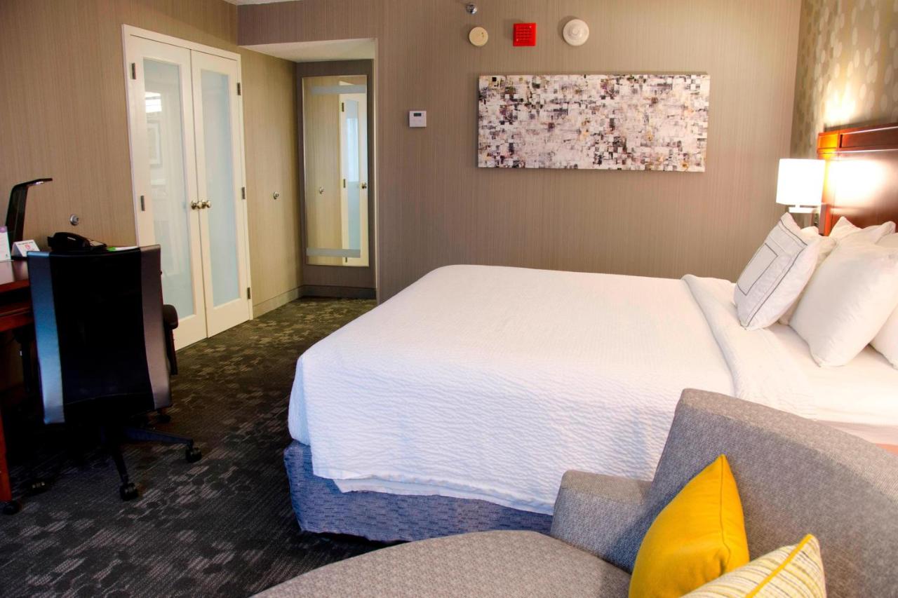 | Courtyard Waterbury Downtown
