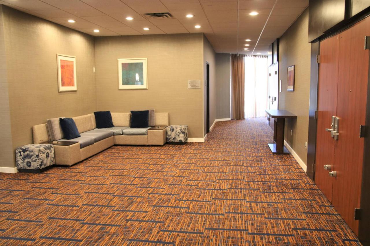 | Courtyard Waterbury Downtown