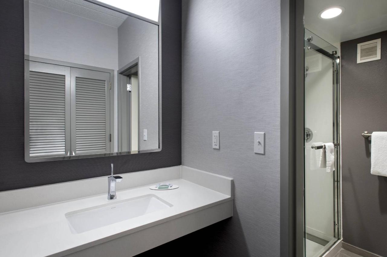 King Room with Sofa Bed at Courtyard by Marriott Norwalk