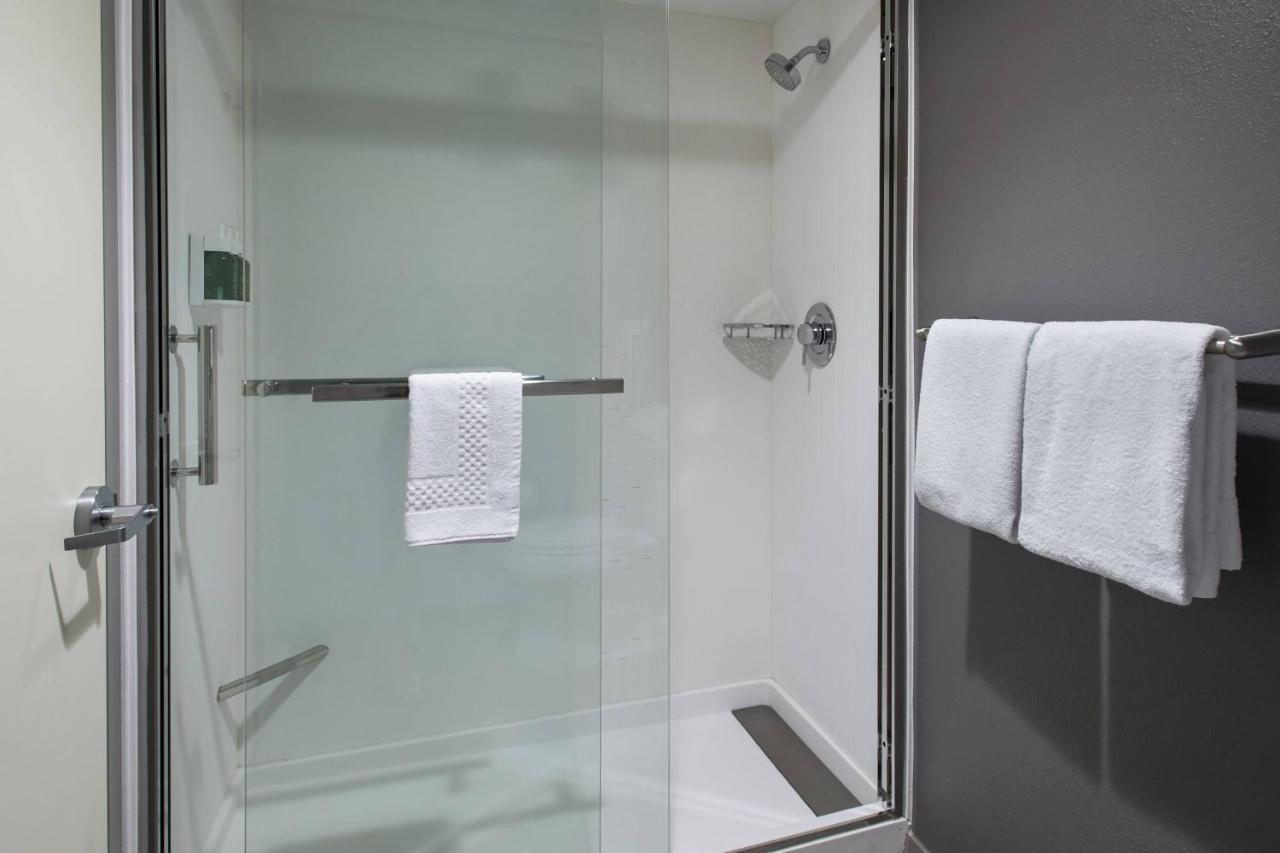 King Room with Sofa Bed at Courtyard by Marriott Norwalk