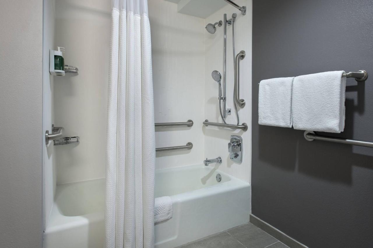 King Room with Sofa Bed and Adapted Tub - Mobility and Hearing Accessible at Courtyard by Marriott Norwalk