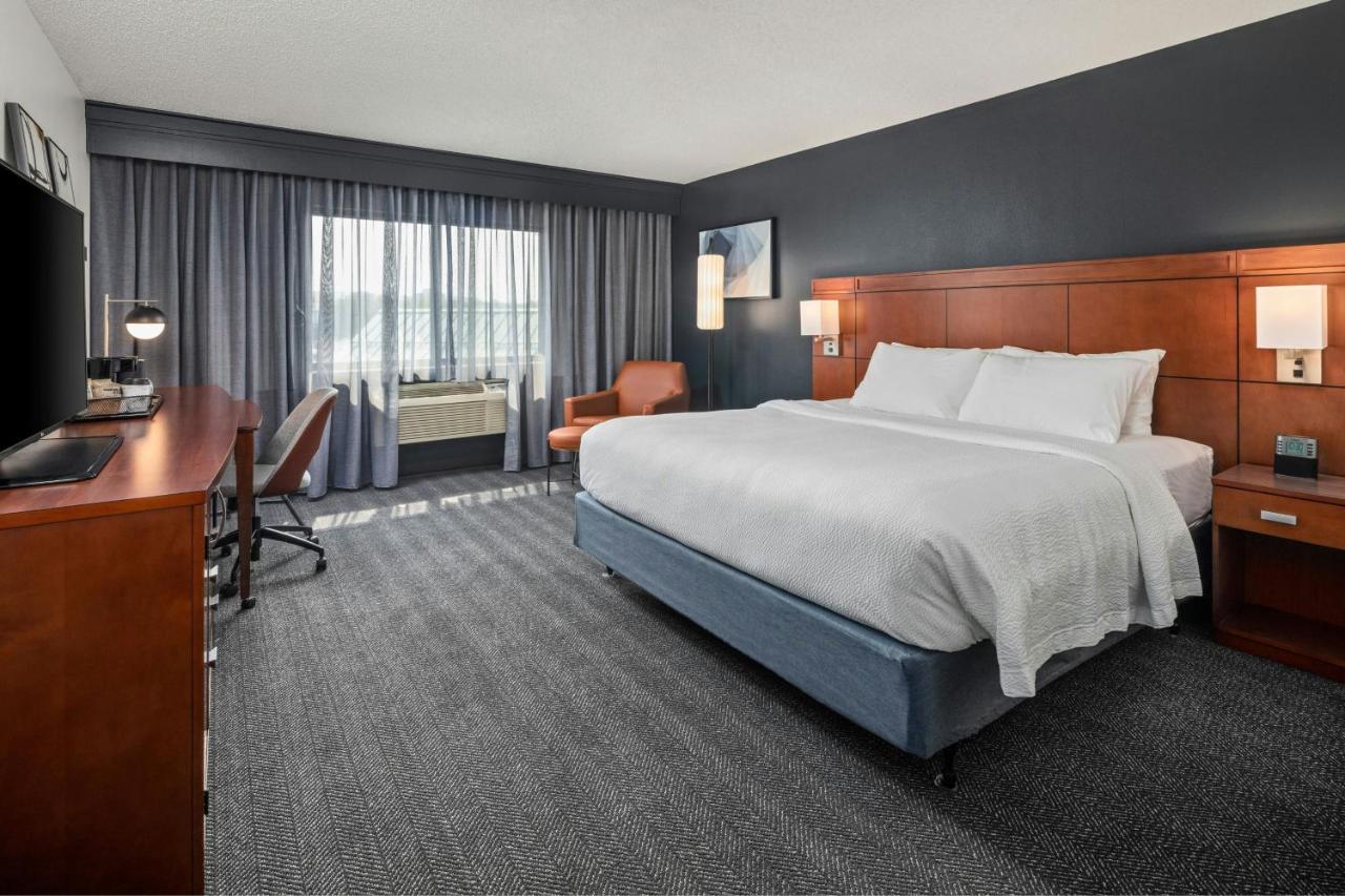  | Courtyard La Crosse Downtown/Mississippi Riverfront