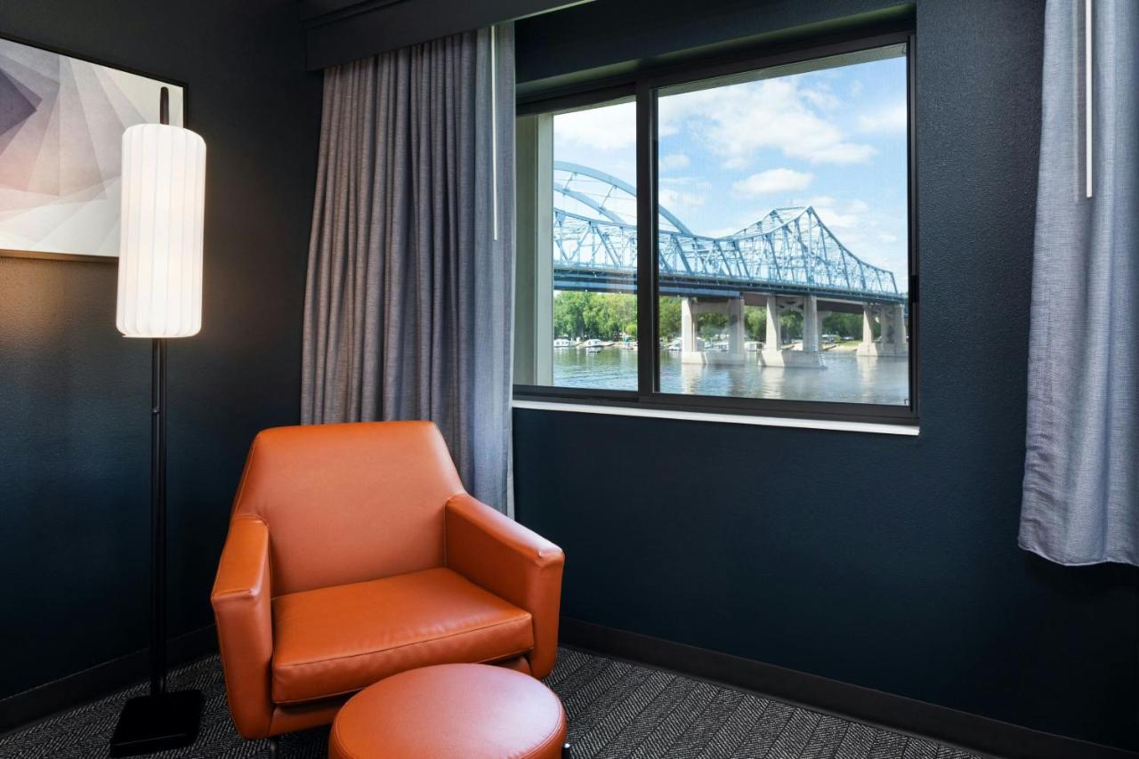  | Courtyard La Crosse Downtown/Mississippi Riverfront