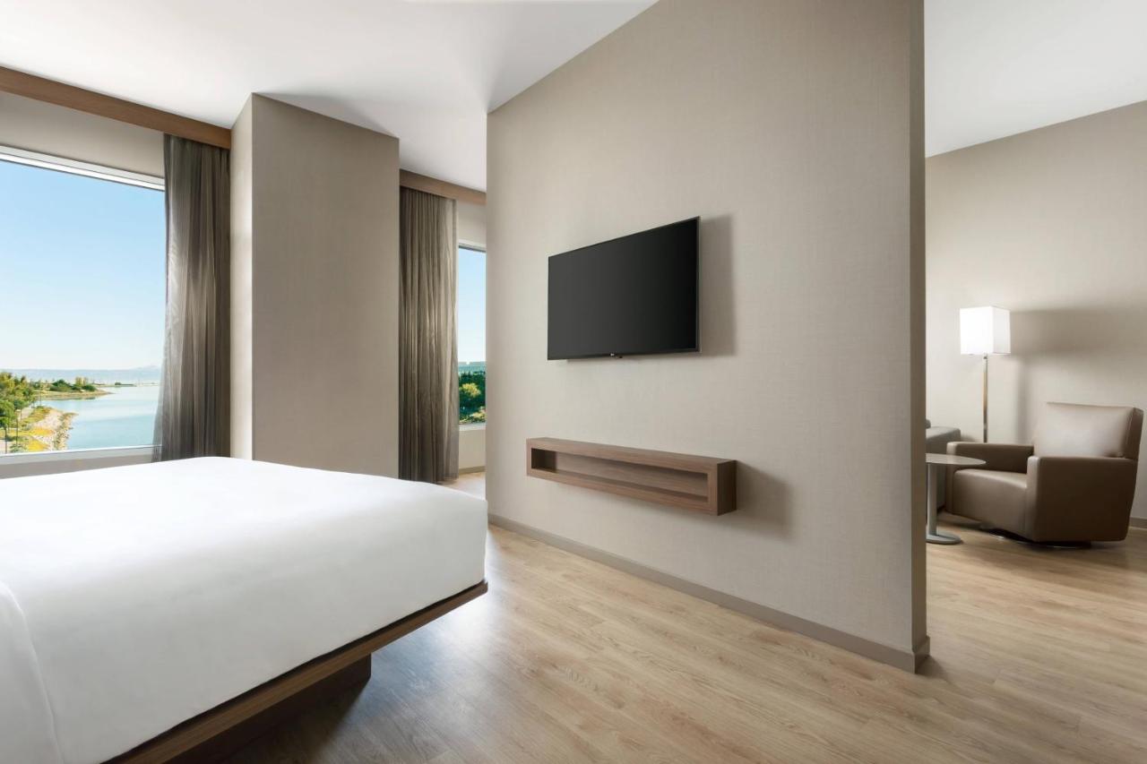 Suite 1 King, Sofa bed, Bay View at AC Hotel by Marriott San Francisco Airport Oyster Point/Waterfront