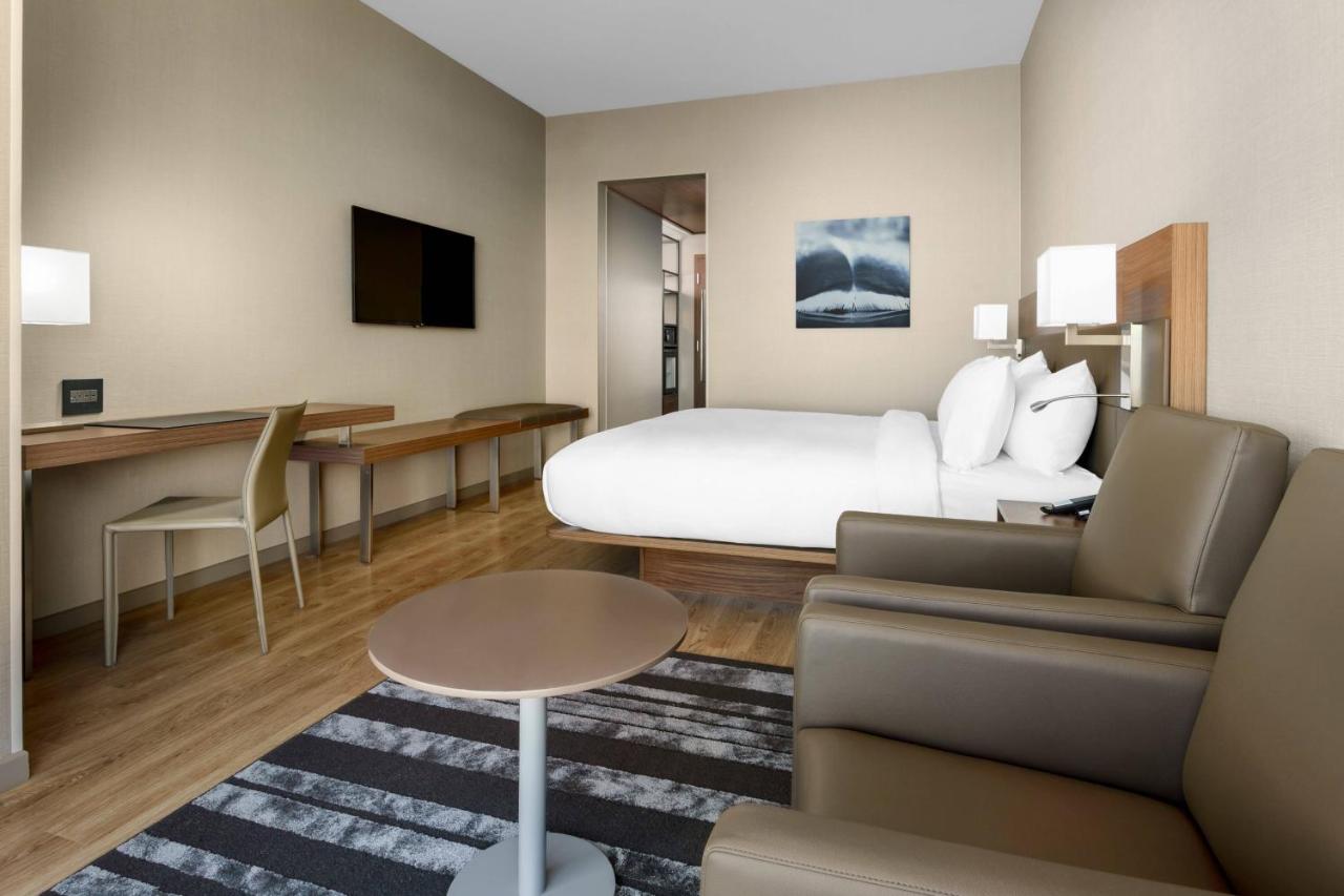 King Room with Bay View at AC Hotel by Marriott San Francisco Airport Oyster Point/Waterfront