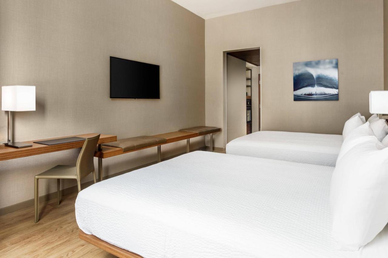 Guest Room, 2 Queen, Bay View at AC Hotel by Marriott San Francisco Airport Oyster Point/Waterfront
