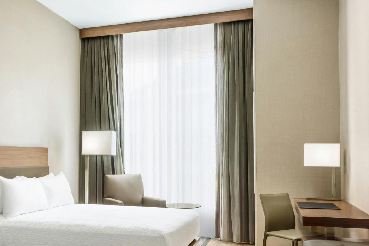 Guest Room, 1 King at AC Hotel by Marriott San Francisco Airport Oyster Point/Waterfront