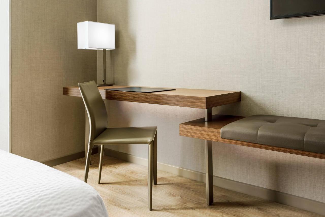 Guest Room, 2 Queen, Bay View at AC Hotel by Marriott San Francisco Airport Oyster Point/Waterfront