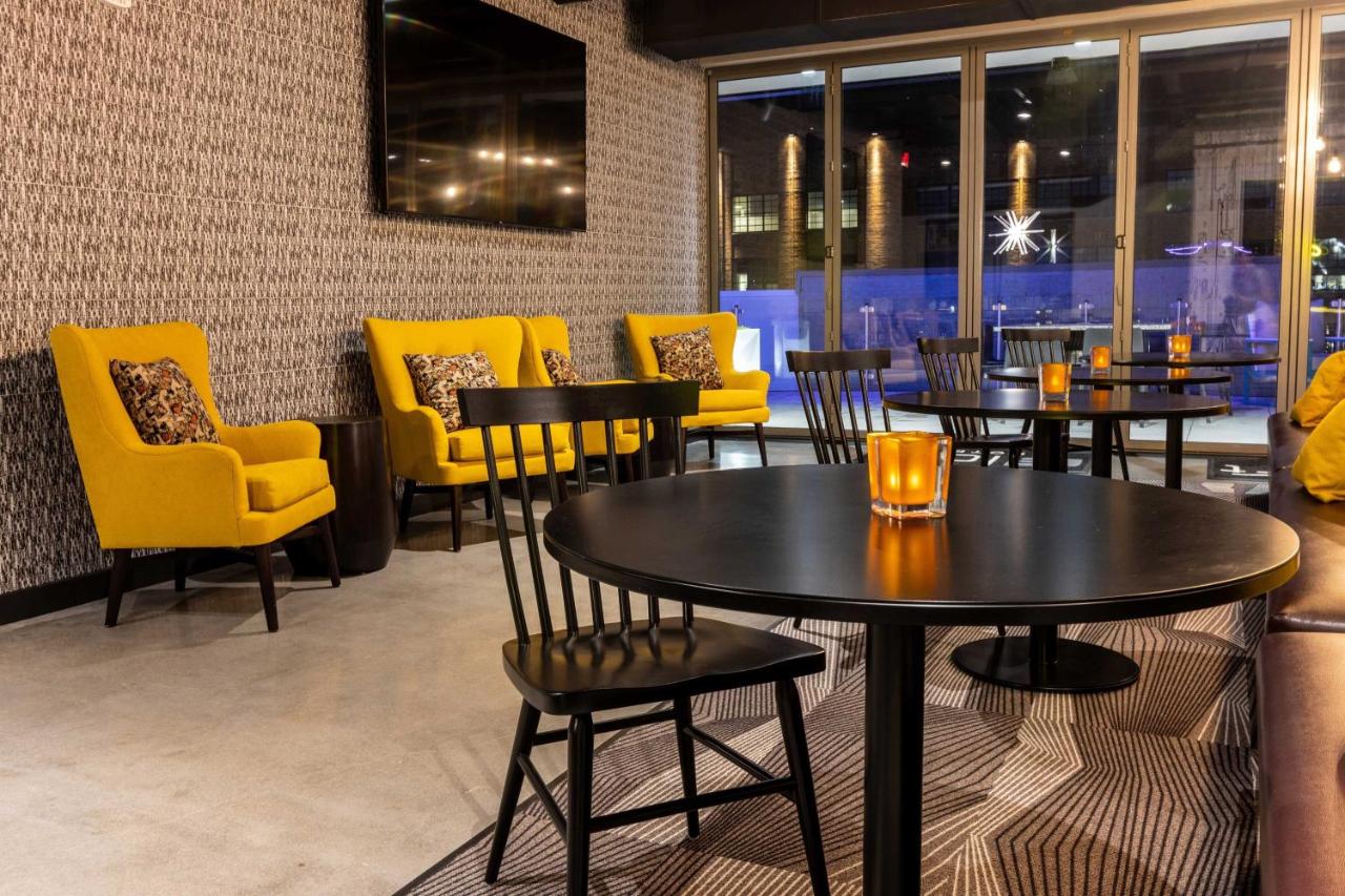 | Aloft St. Louis Cortex