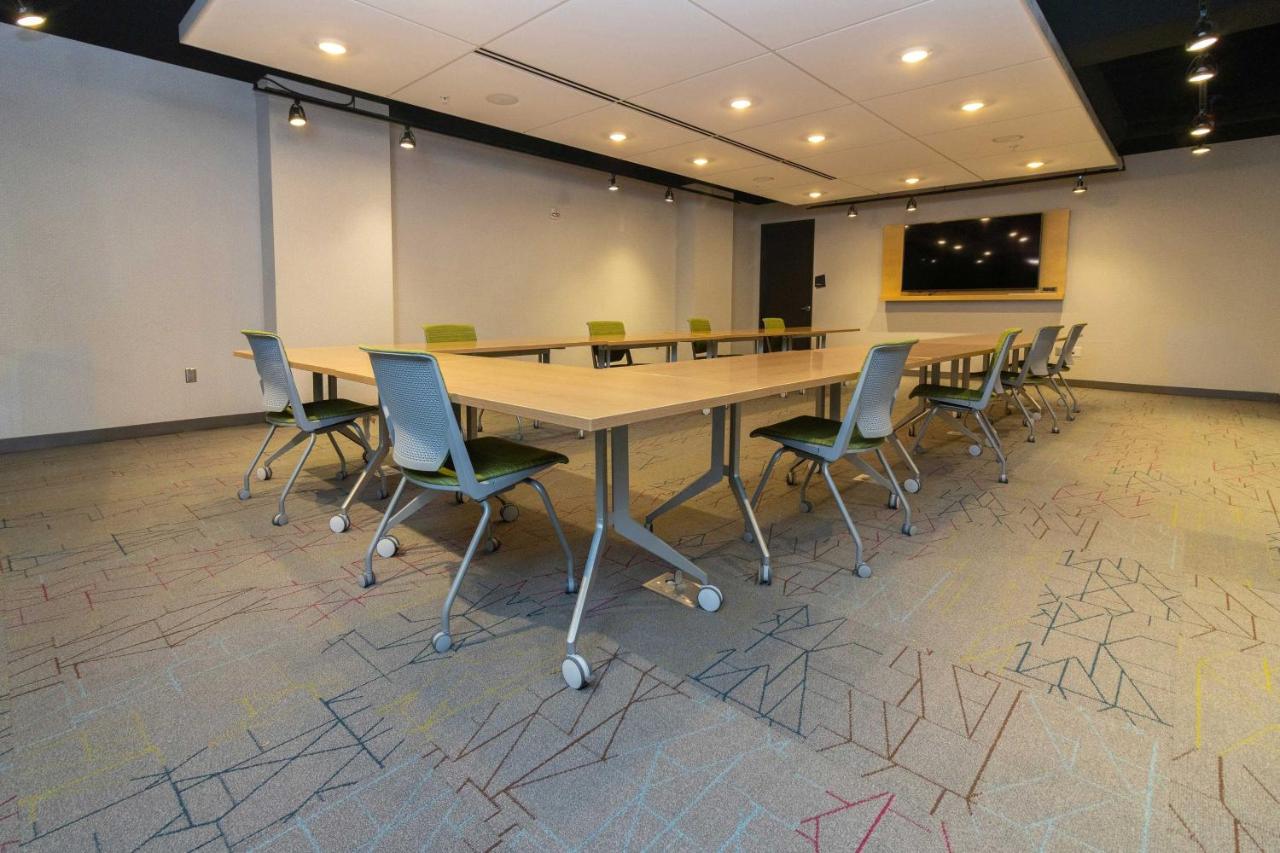 | Aloft St. Louis Cortex