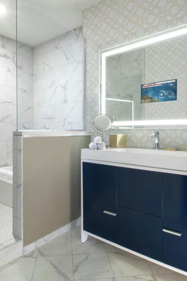 | Hotel Saint Louis, Autograph Collection
