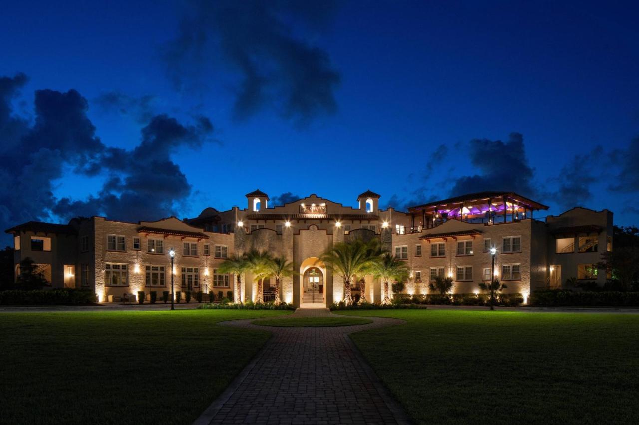 | Fenway Hotel Autograph Collection