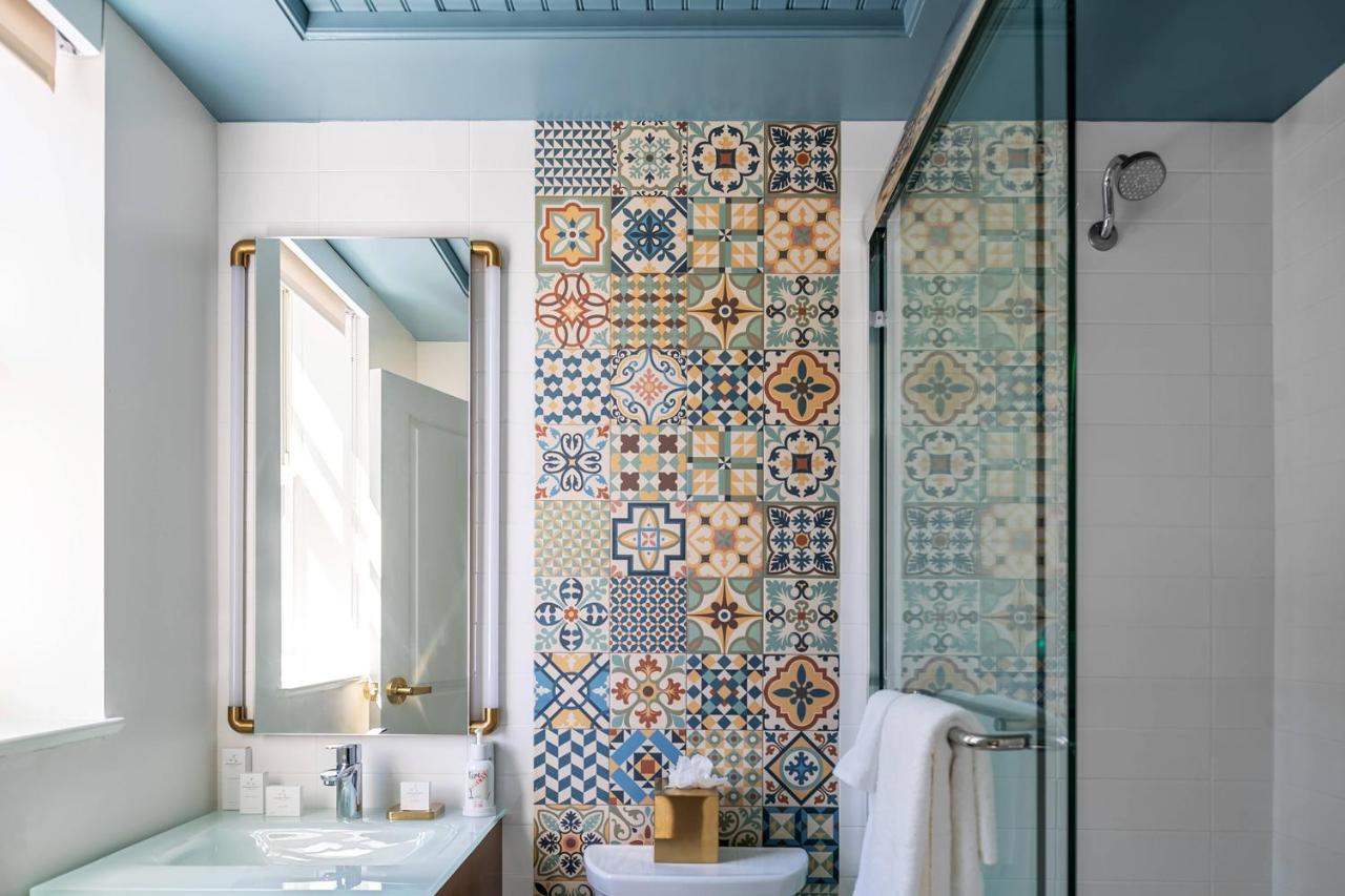 | Fenway Hotel Autograph Collection