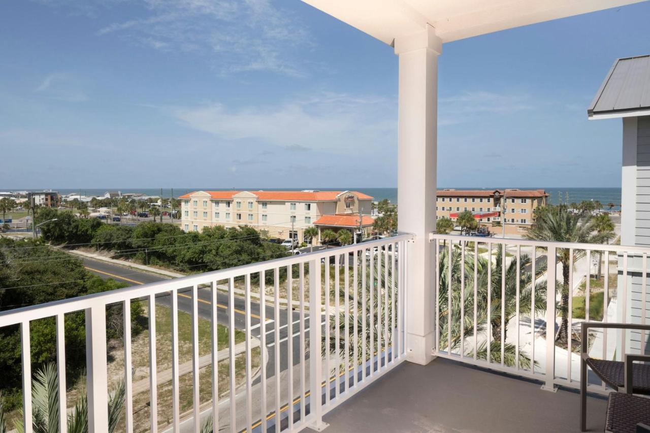 | Courtyard Amelia Island