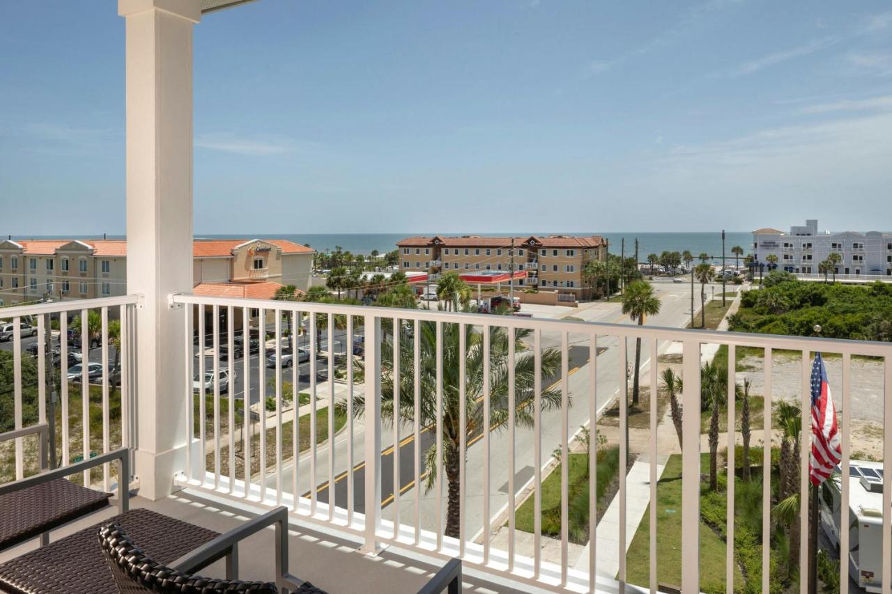 | Courtyard Amelia Island