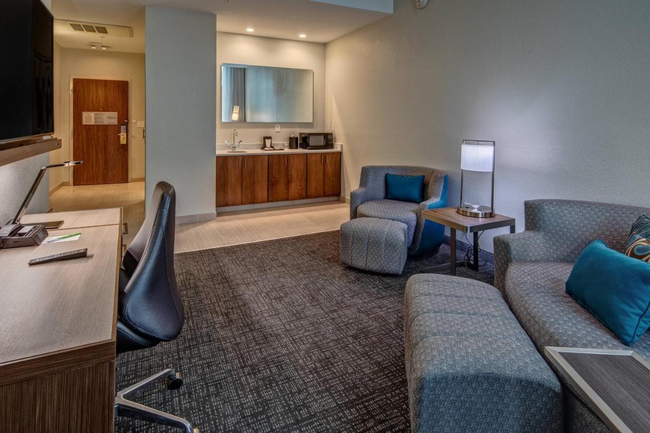 King Suite with Sofa Bed at Courtyard by Marriott Dulles Airport Herndon